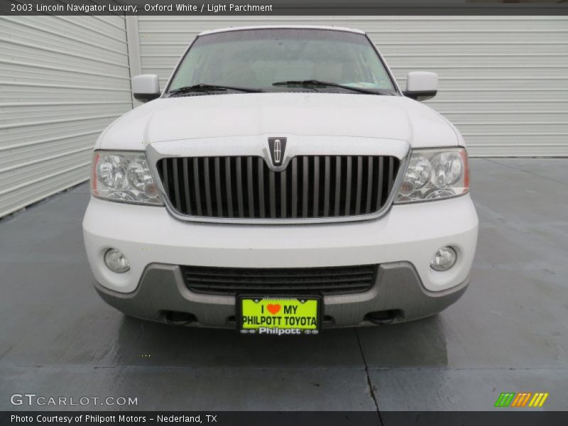 Oxford White / Light Parchment 2003 Lincoln Navigator Luxury