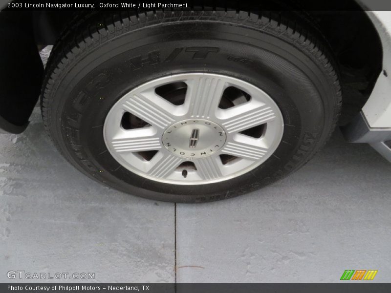 Oxford White / Light Parchment 2003 Lincoln Navigator Luxury