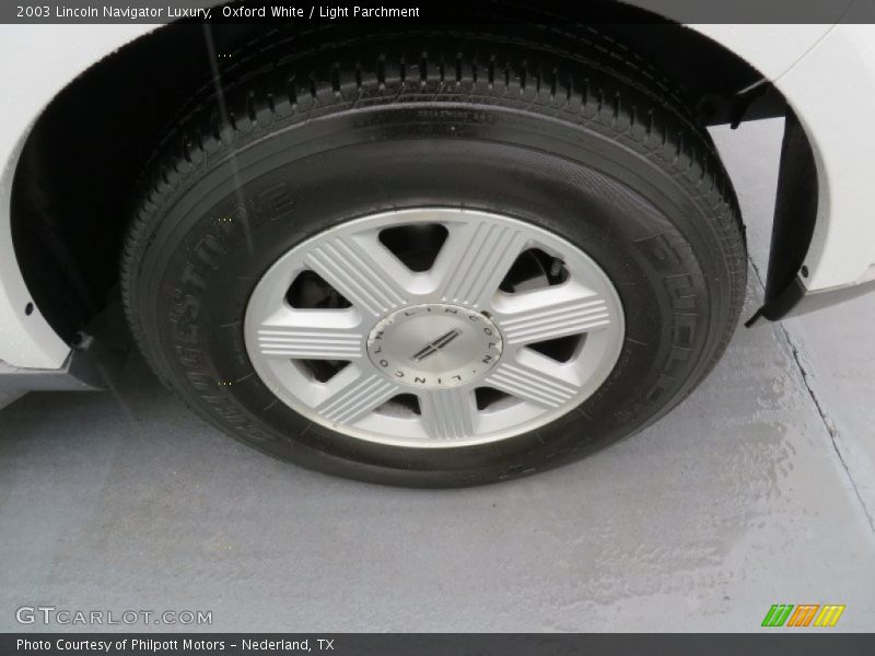 Oxford White / Light Parchment 2003 Lincoln Navigator Luxury