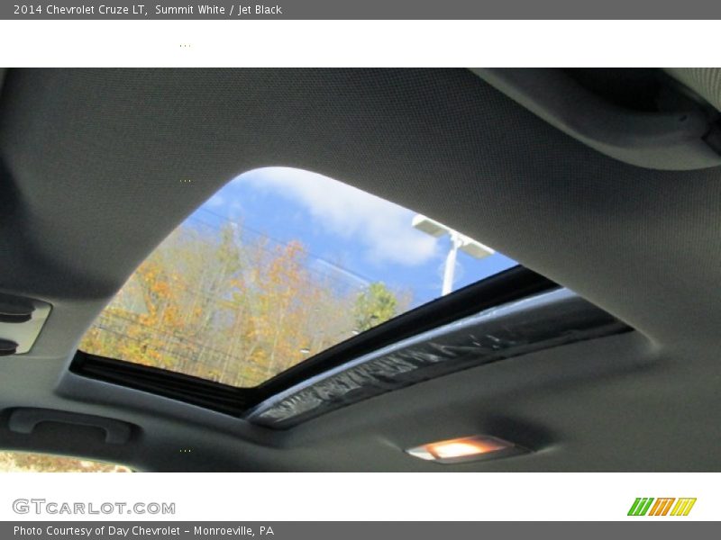 Summit White / Jet Black 2014 Chevrolet Cruze LT