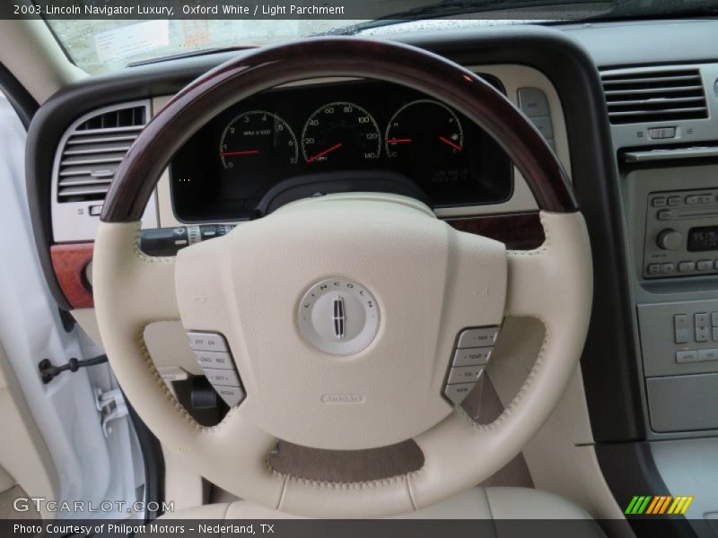 Oxford White / Light Parchment 2003 Lincoln Navigator Luxury