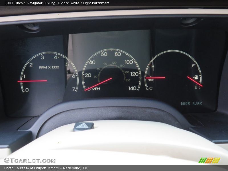 Oxford White / Light Parchment 2003 Lincoln Navigator Luxury