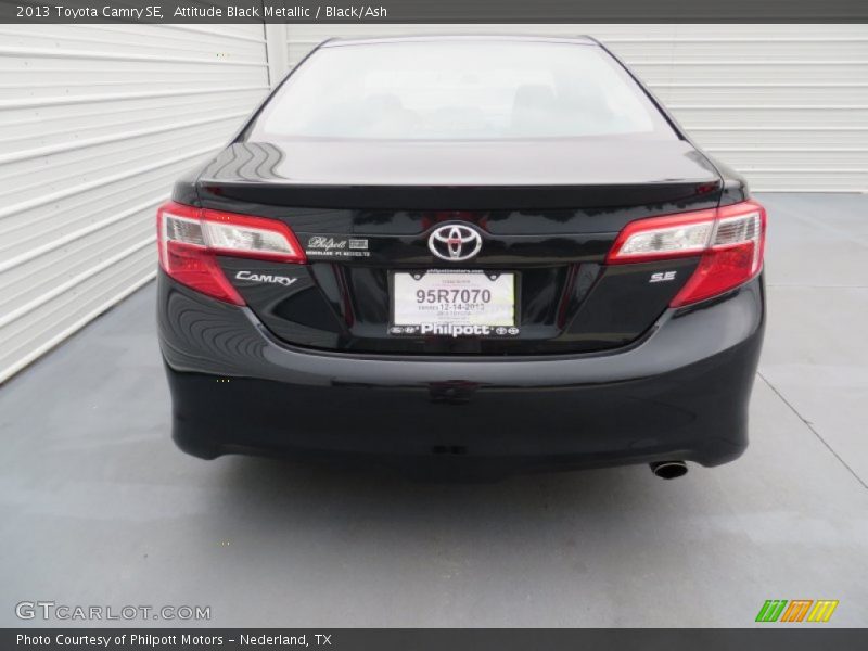 Attitude Black Metallic / Black/Ash 2013 Toyota Camry SE
