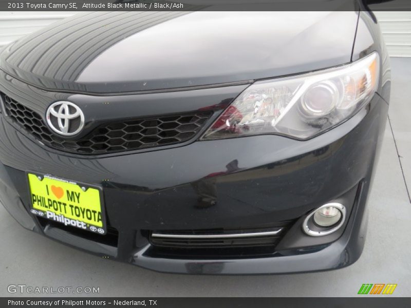 Attitude Black Metallic / Black/Ash 2013 Toyota Camry SE