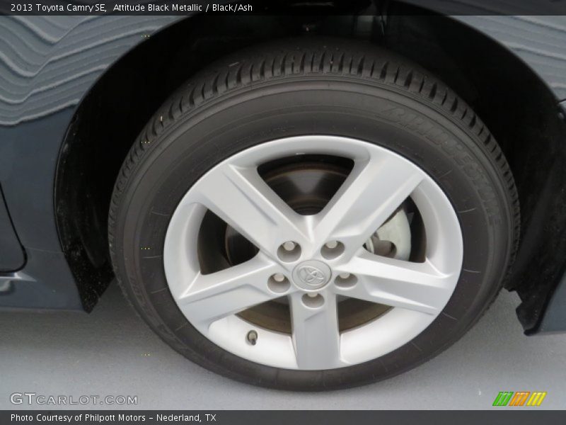 Attitude Black Metallic / Black/Ash 2013 Toyota Camry SE