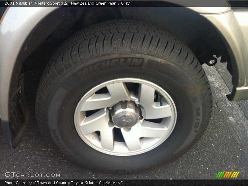 New Zealand Green Pearl / Gray 2001 Mitsubishi Montero Sport XLS