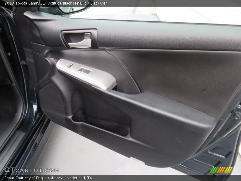 Attitude Black Metallic / Black/Ash 2013 Toyota Camry SE