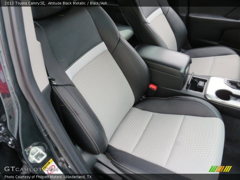 Attitude Black Metallic / Black/Ash 2013 Toyota Camry SE