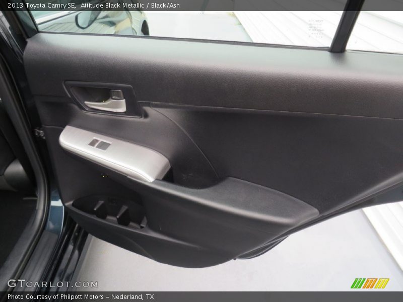 Attitude Black Metallic / Black/Ash 2013 Toyota Camry SE