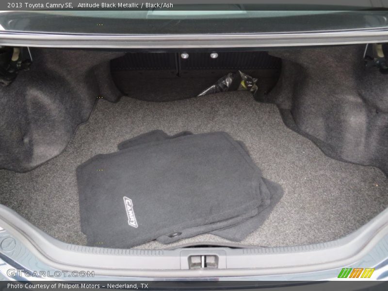 Attitude Black Metallic / Black/Ash 2013 Toyota Camry SE