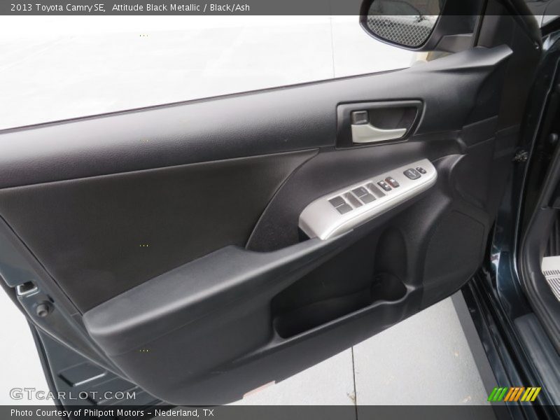 Attitude Black Metallic / Black/Ash 2013 Toyota Camry SE