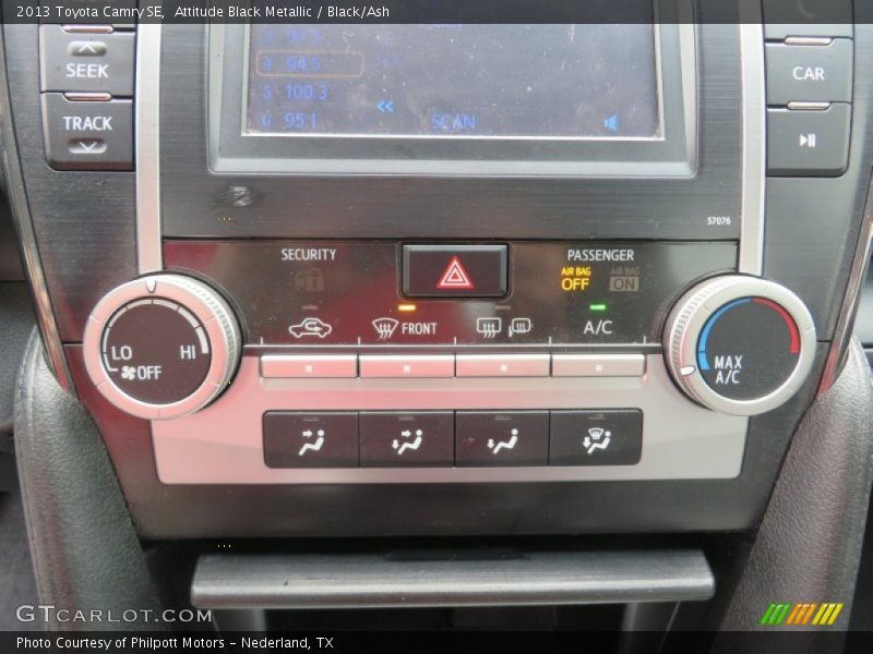 Attitude Black Metallic / Black/Ash 2013 Toyota Camry SE