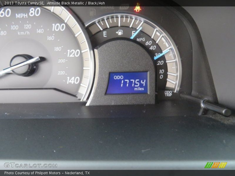 Attitude Black Metallic / Black/Ash 2013 Toyota Camry SE
