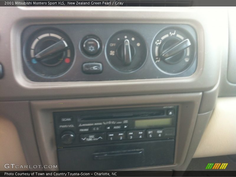 Controls of 2001 Montero Sport XLS