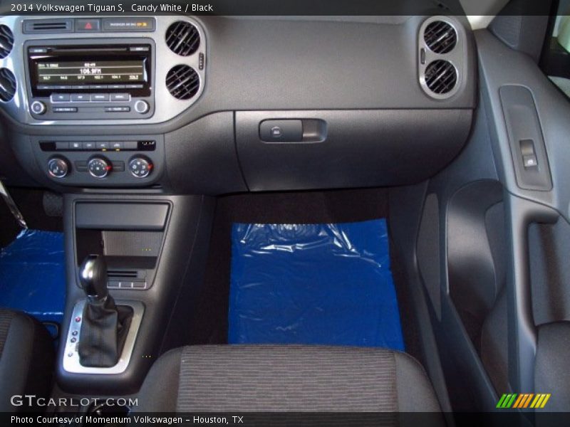Candy White / Black 2014 Volkswagen Tiguan S