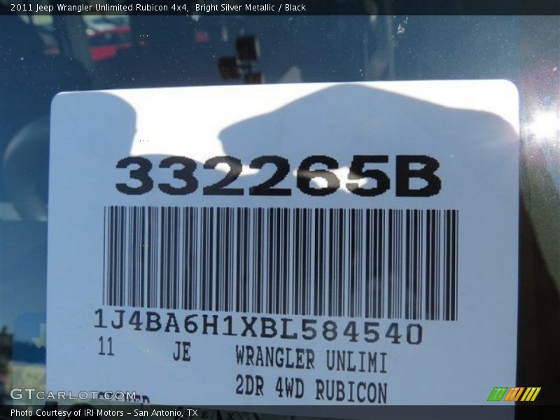 Bright Silver Metallic / Black 2011 Jeep Wrangler Unlimited Rubicon 4x4