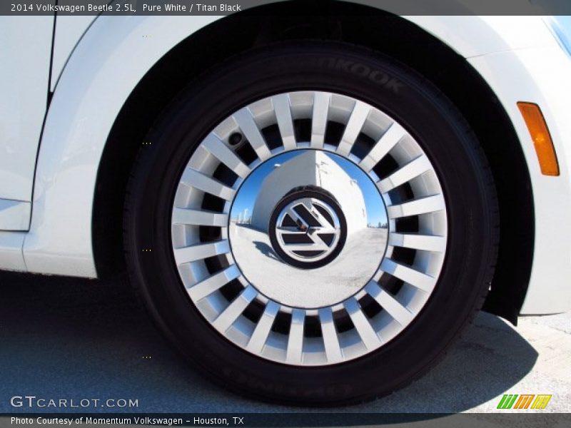 Pure White / Titan Black 2014 Volkswagen Beetle 2.5L