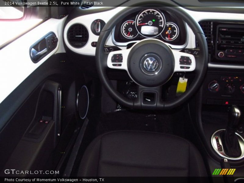 Pure White / Titan Black 2014 Volkswagen Beetle 2.5L