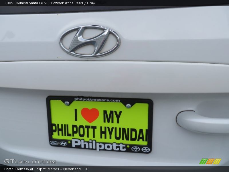 Powder White Pearl / Gray 2009 Hyundai Santa Fe SE
