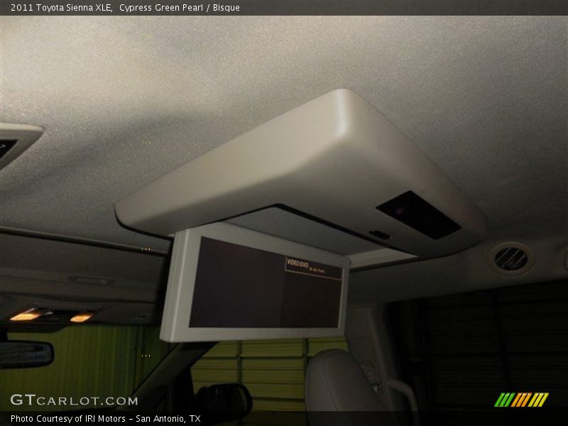 Cypress Green Pearl / Bisque 2011 Toyota Sienna XLE