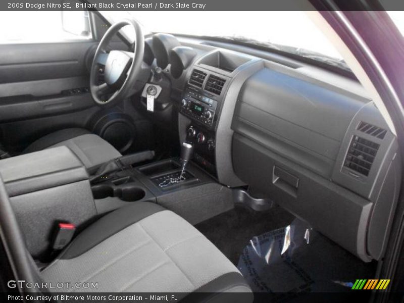 Brilliant Black Crystal Pearl / Dark Slate Gray 2009 Dodge Nitro SE