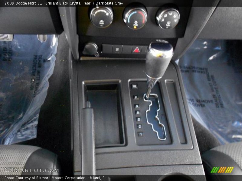 Brilliant Black Crystal Pearl / Dark Slate Gray 2009 Dodge Nitro SE