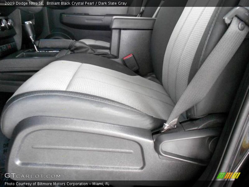 Brilliant Black Crystal Pearl / Dark Slate Gray 2009 Dodge Nitro SE
