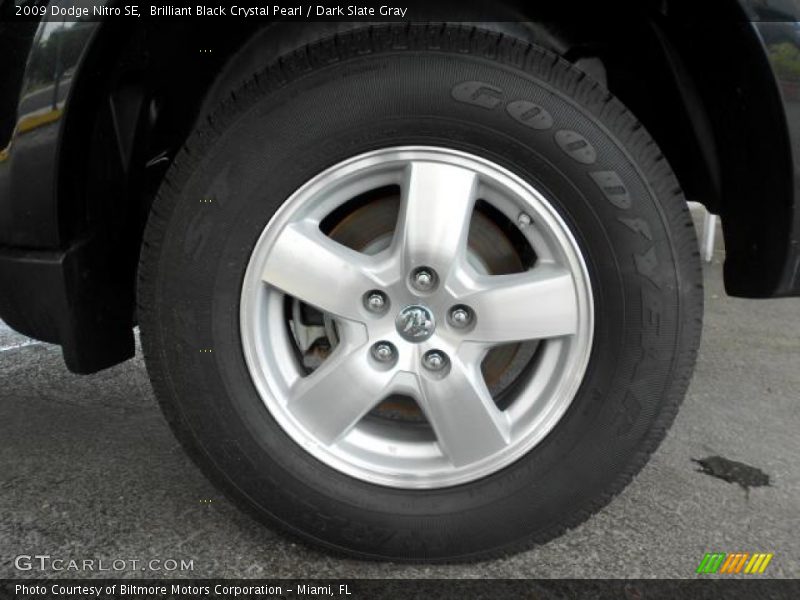 Brilliant Black Crystal Pearl / Dark Slate Gray 2009 Dodge Nitro SE