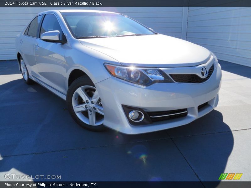 Classic Silver Metallic / Black 2014 Toyota Camry SE