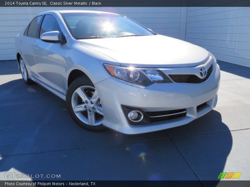 Classic Silver Metallic / Black 2014 Toyota Camry SE