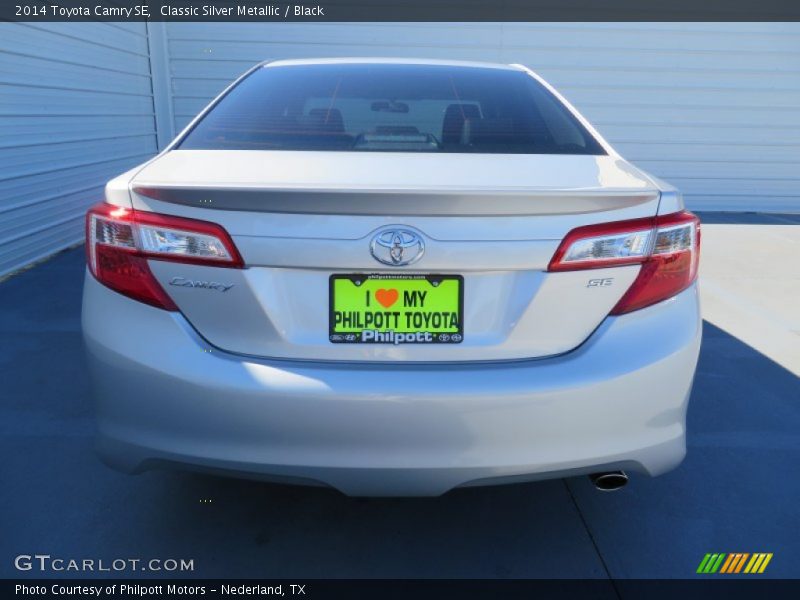 Classic Silver Metallic / Black 2014 Toyota Camry SE