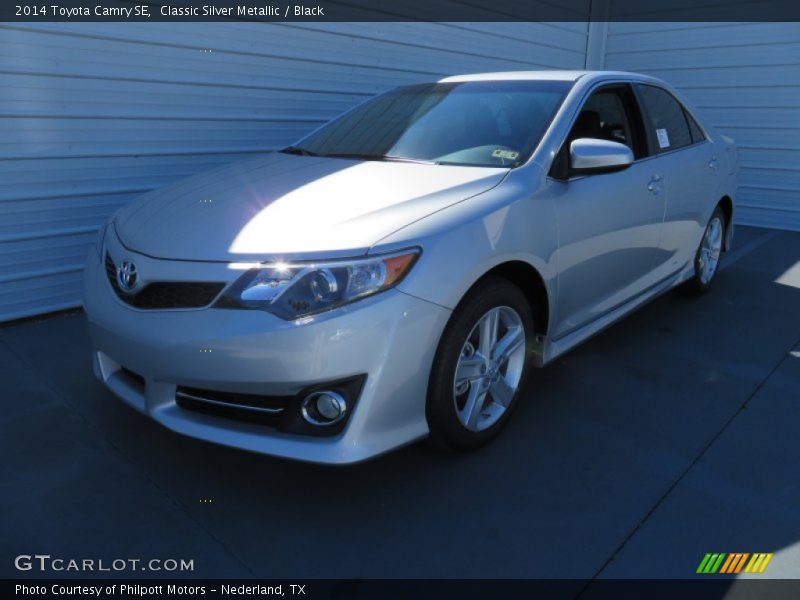 Classic Silver Metallic / Black 2014 Toyota Camry SE