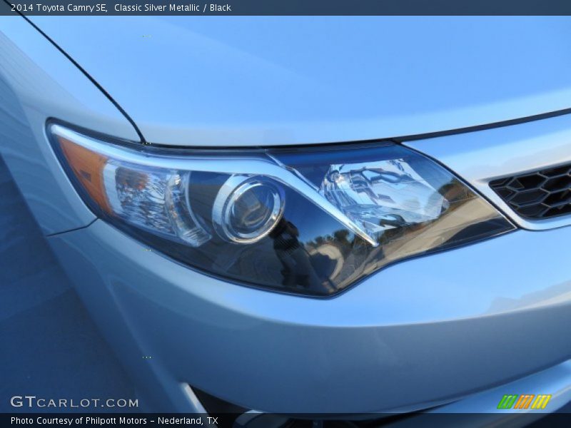 Classic Silver Metallic / Black 2014 Toyota Camry SE