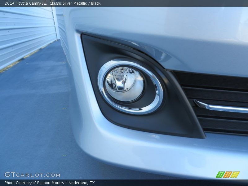 Classic Silver Metallic / Black 2014 Toyota Camry SE