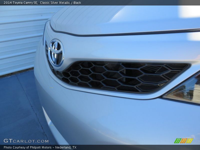 Classic Silver Metallic / Black 2014 Toyota Camry SE