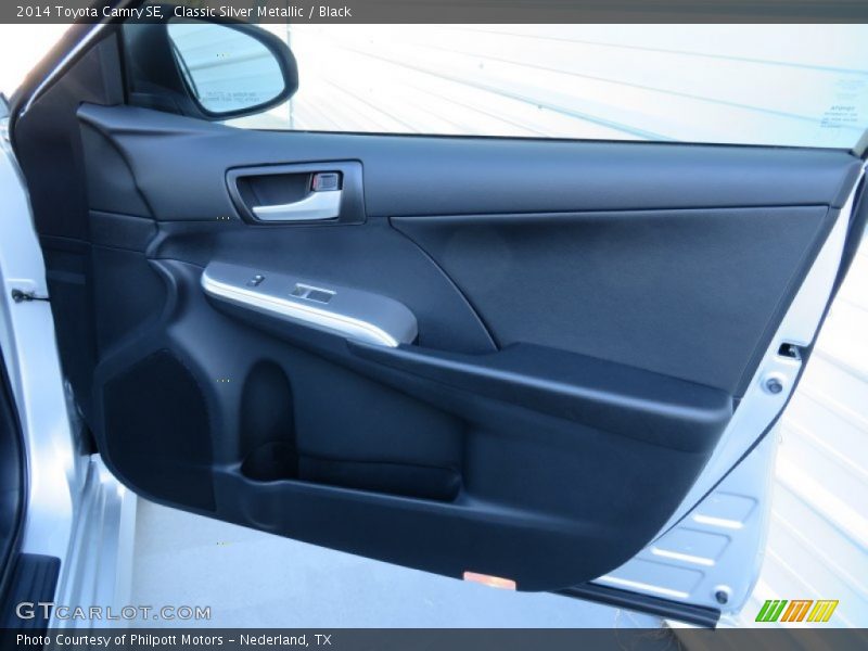 Classic Silver Metallic / Black 2014 Toyota Camry SE