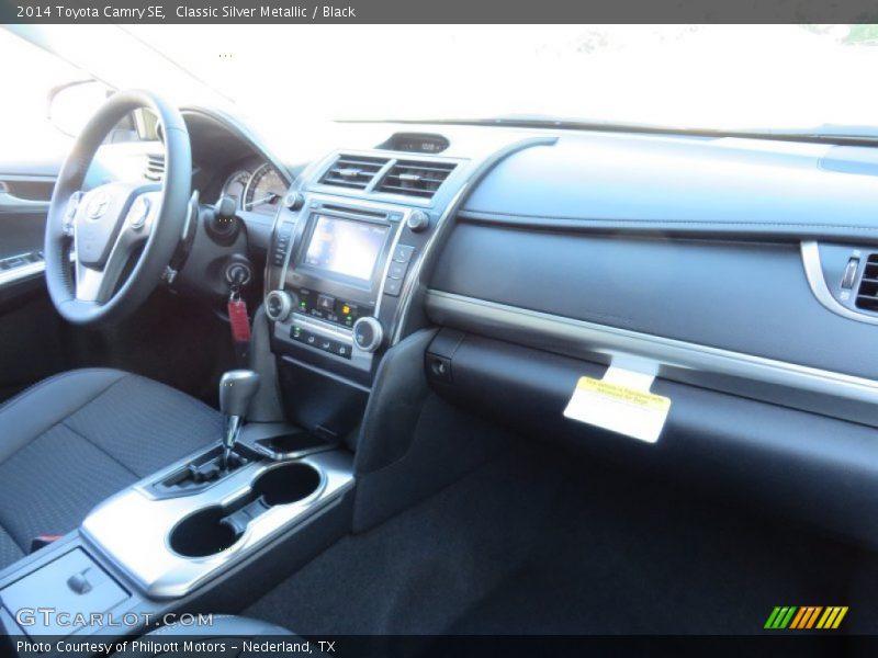 Classic Silver Metallic / Black 2014 Toyota Camry SE