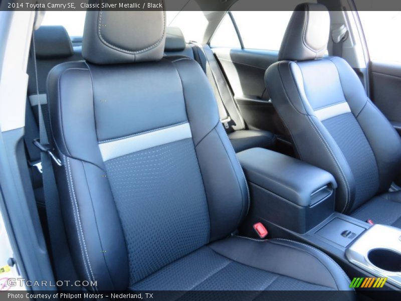 Classic Silver Metallic / Black 2014 Toyota Camry SE