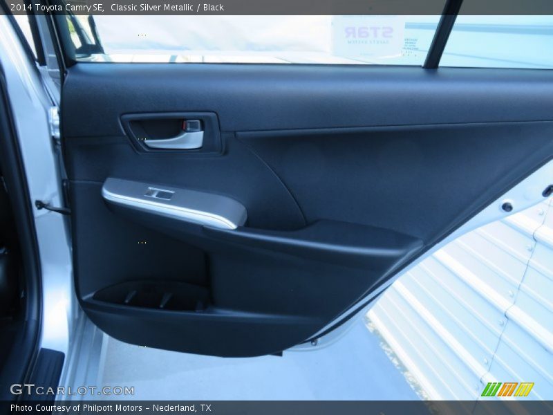 Classic Silver Metallic / Black 2014 Toyota Camry SE