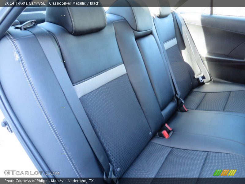 Classic Silver Metallic / Black 2014 Toyota Camry SE