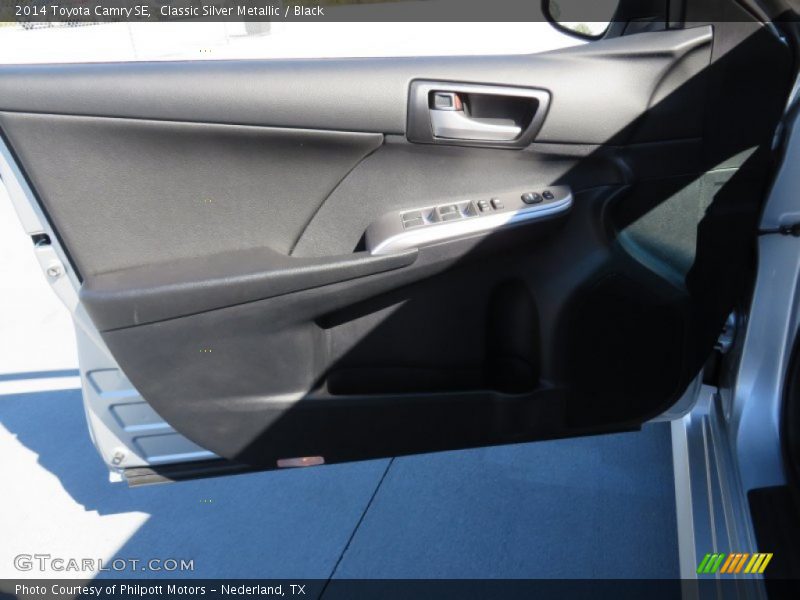 Classic Silver Metallic / Black 2014 Toyota Camry SE