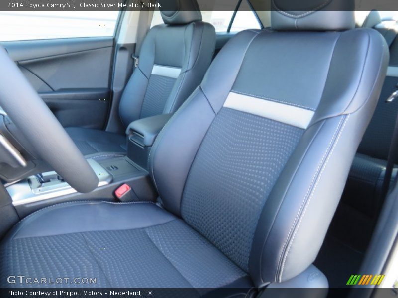 Classic Silver Metallic / Black 2014 Toyota Camry SE
