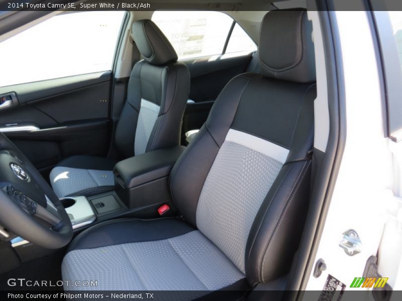 Super White / Black/Ash 2014 Toyota Camry SE
