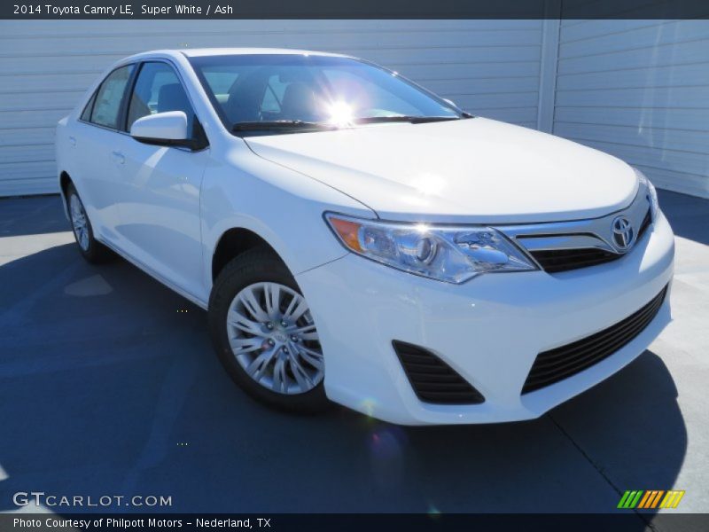 Super White / Ash 2014 Toyota Camry LE