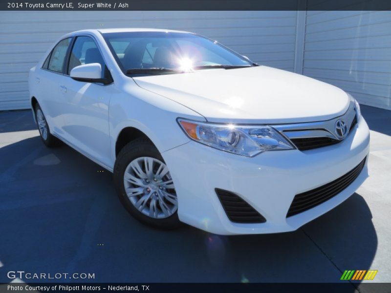 Super White / Ash 2014 Toyota Camry LE