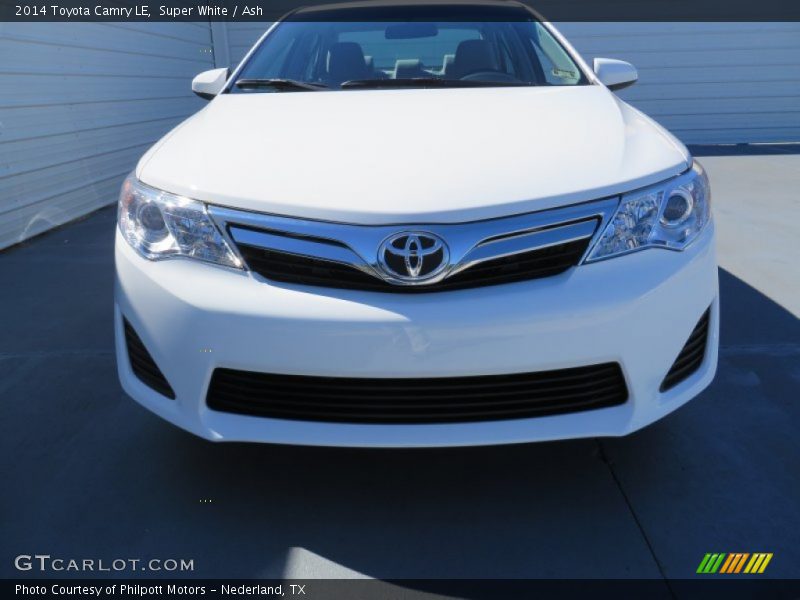 Super White / Ash 2014 Toyota Camry LE
