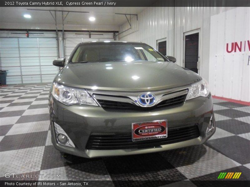 Cypress Green Pearl / Ivory 2012 Toyota Camry Hybrid XLE