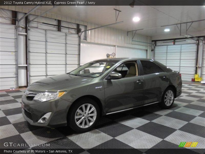 Cypress Green Pearl / Ivory 2012 Toyota Camry Hybrid XLE