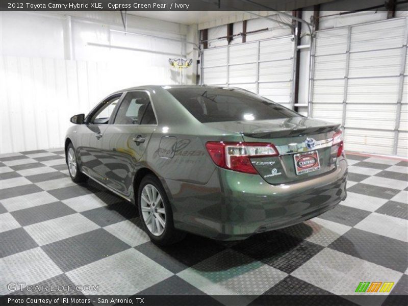Cypress Green Pearl / Ivory 2012 Toyota Camry Hybrid XLE