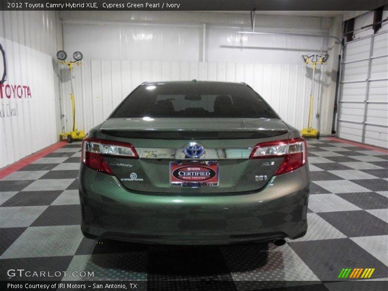Cypress Green Pearl / Ivory 2012 Toyota Camry Hybrid XLE